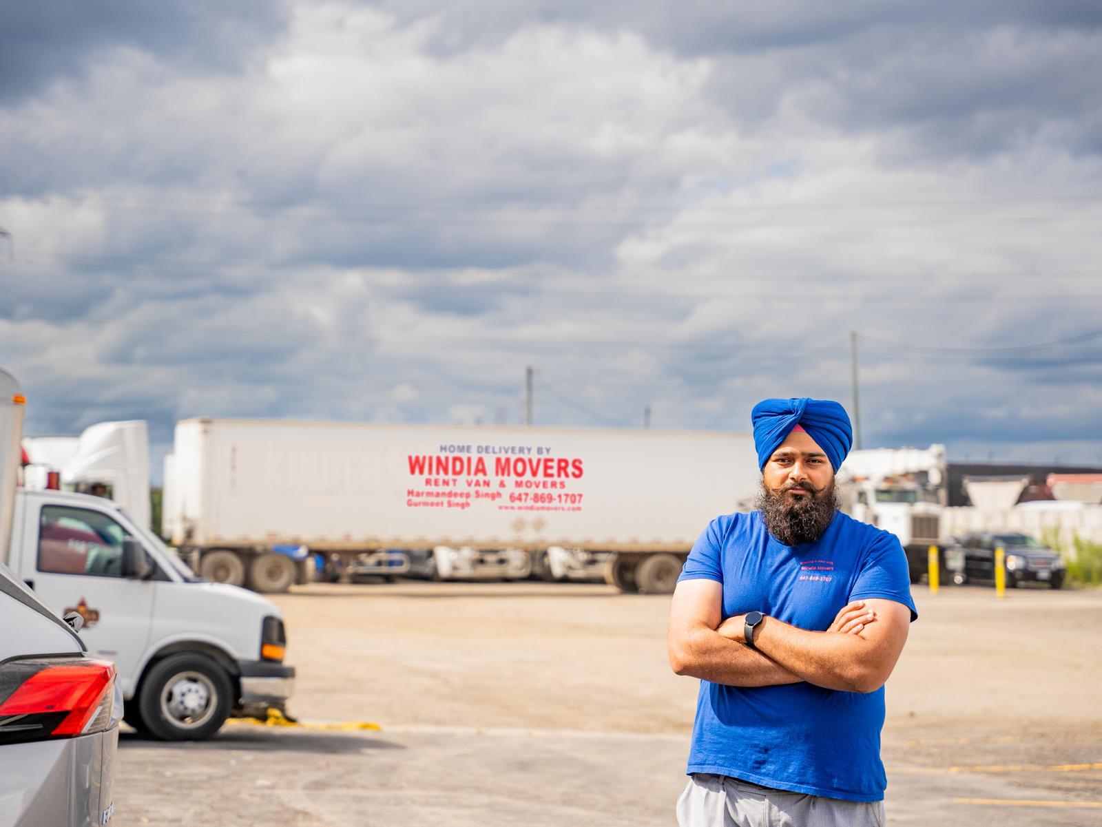 Windia Movers moving team